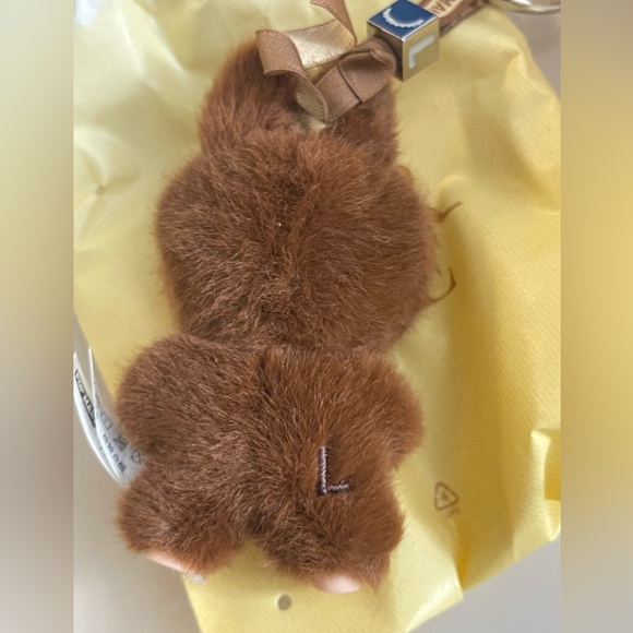 Pop Mart Pin for Love letter L brown Labubu - Picture 7 of 16